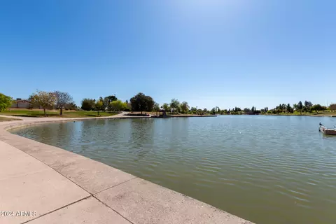 View/Area - 415 E Fordham Dr, Tempe, AZ 85283 photo 3 of 17