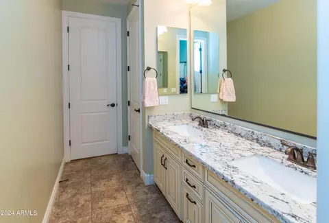 Bath - 918 E Boston St, Gilbert, AZ 85295 photo 13 of 22