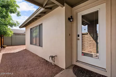 2317 E Concorda Dr, Tempe, AZ 85282 photo 4