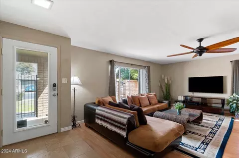 2317 E Concorda Dr, Tempe, AZ 85282 photo 6
