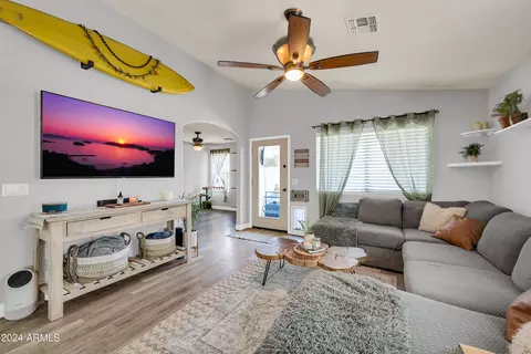 388 E Jeanne Ln, San Tan Valley, AZ 85140