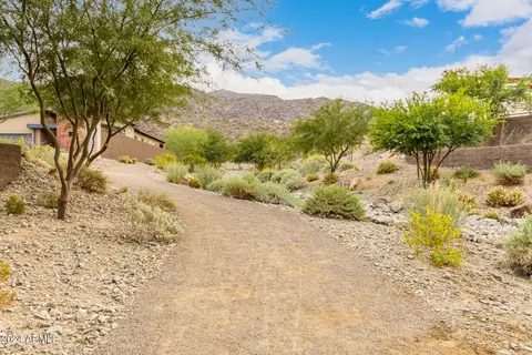 View/Area - 909 E Buist Ave, Phoenix, AZ 85042 photo 3 of 6