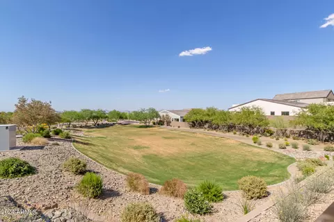 Exterior - 909 E Buist Ave, Phoenix, AZ 85042 photo 16 of 18