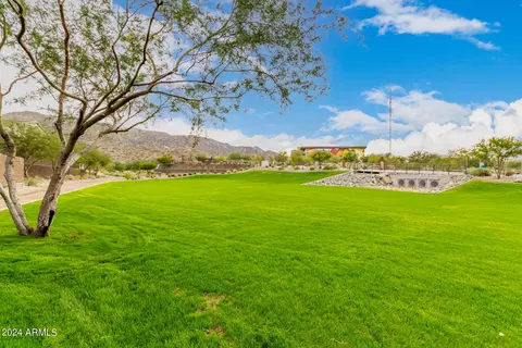 View/Area - 909 E Buist Ave, Phoenix, AZ 85042 photo 2 of 6