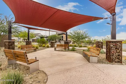 Exterior - 909 E Buist Ave, Phoenix, AZ 85042 photo 10 of 18