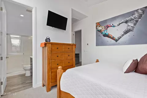 Bedroom - 909 E Buist Ave, Phoenix, AZ 85042 photo 7 of 9