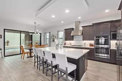 Kitchen - 909 E Buist Ave, Phoenix, AZ 85042 photo 3 of 5