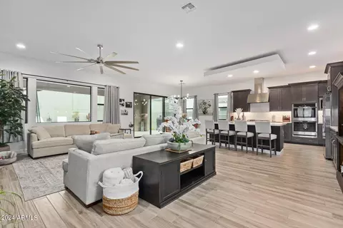 Living - 909 E Buist Ave, Phoenix, AZ 85042 photo 1 of 6