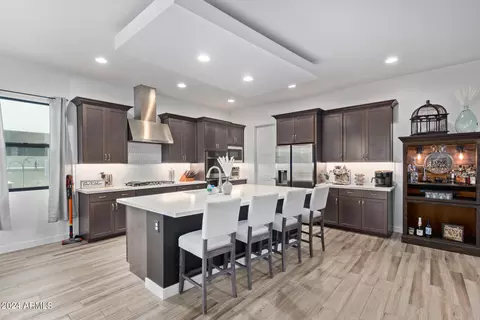 Kitchen - 909 E Buist Ave, Phoenix, AZ 85042 photo 4 of 5