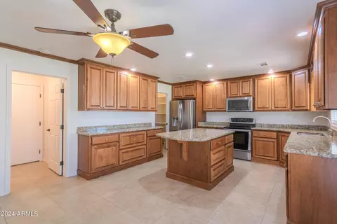 Kitchen - 2850 E Downing Cir, Mesa, AZ 85213 photo 3 of 5