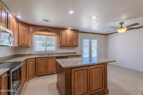 Kitchen - 2850 E Downing Cir, Mesa, AZ 85213 photo 4 of 5
