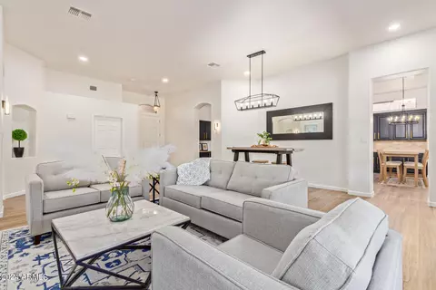 705 W Estrella Dr, Gilbert, AZ 85233 photo 2