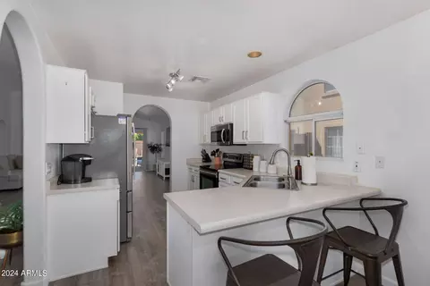 Kitchen - 2553 E Jasper Dr, Gilbert, AZ 85296 photo 3 of 5