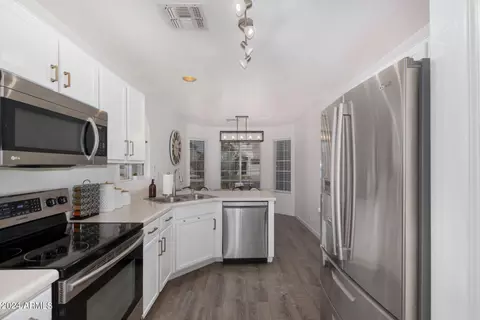 Kitchen - 2553 E Jasper Dr, Gilbert, AZ 85296 photo 1 of 5