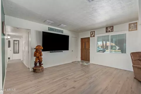 6139 N 27th Dr, Phoenix, AZ 85017 photo 9