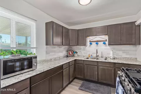6139 N 27th Dr, Phoenix, AZ 85017 photo 12