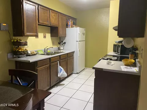 809 E 4th Pl, Mesa, AZ 85203 photo 4