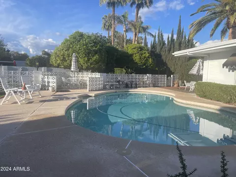 Exterior - 2 E Calavar Rd, Phoenix, AZ 85022 photo 10 of 33