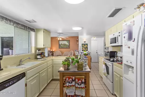 Kitchen - 2 E Calavar Rd, Phoenix, AZ 85022 photo 1 of 4