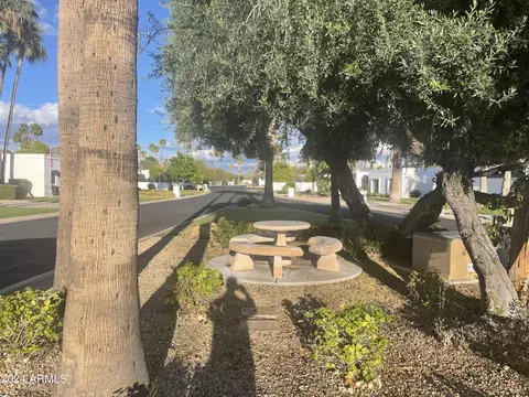 Exterior - 2 E Calavar Rd, Phoenix, AZ 85022 photo 9 of 33