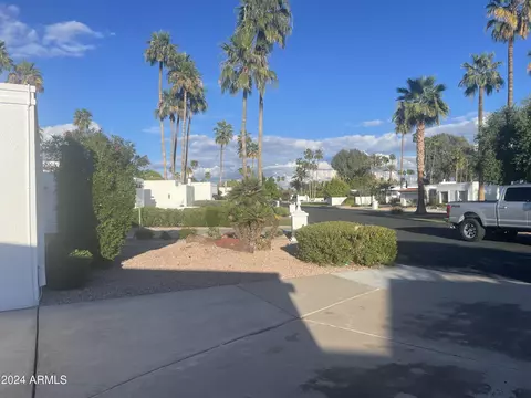 View/Area - 2 E Calavar Rd, Phoenix, AZ 85022 photo 1 of 4