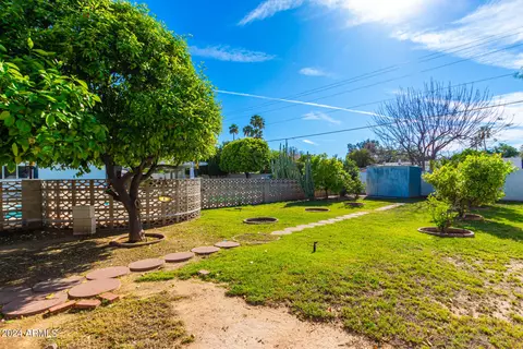 Exterior - 2 E Calavar Rd, Phoenix, AZ 85022 photo 29 of 33