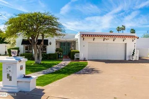 Exterior - 2 E Calavar Rd, Phoenix, AZ 85022 photo 4 of 33