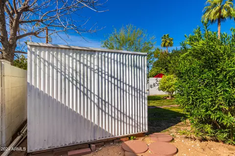 Exterior - 2 E Calavar Rd, Phoenix, AZ 85022 photo 32 of 33