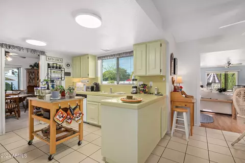 Kitchen - 2 E Calavar Rd, Phoenix, AZ 85022 photo 4 of 4
