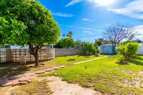 Exterior - 2 E Calavar Rd, Phoenix, AZ 85022 photo 30 of 33