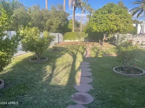 Exterior - 2 E Calavar Rd, Phoenix, AZ 85022 photo 11 of 33