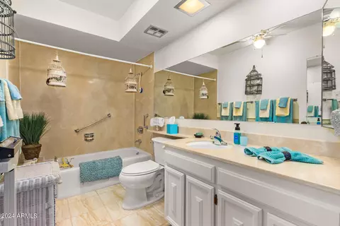 Bath - 2 E Calavar Rd, Phoenix, AZ 85022 photo 3 of 3