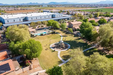 View/Area - 926 S Banning St, Gilbert, AZ 85296 photo 8 of 8