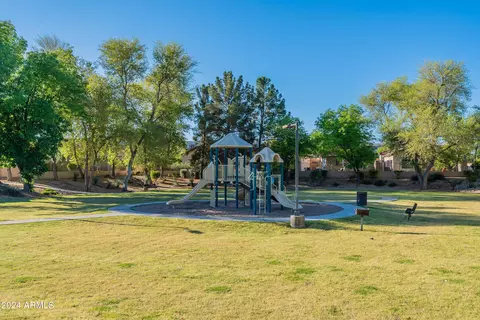 View/Area - 926 S Banning St, Gilbert, AZ 85296 photo 3 of 8