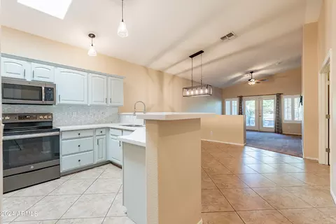 Kitchen - 926 S Banning St, Gilbert, AZ 85296 photo 2 of 6