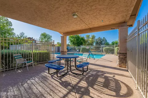 Exterior - 926 S Banning St, Gilbert, AZ 85296 photo 10 of 12