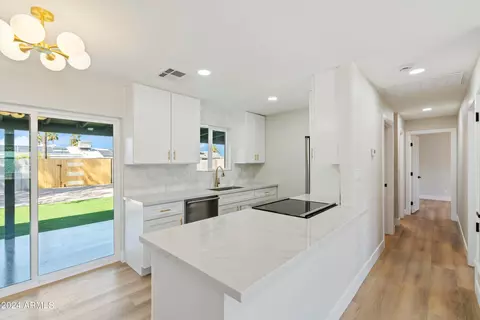 2220 E Nisbet Rd, Phoenix, AZ 85022