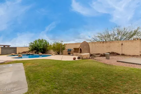Exterior - 743 E Windsong Dr, Phoenix, AZ 85048 photo 7 of 10