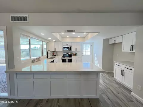 10608 N 49th Ave, Glendale, AZ 85304
