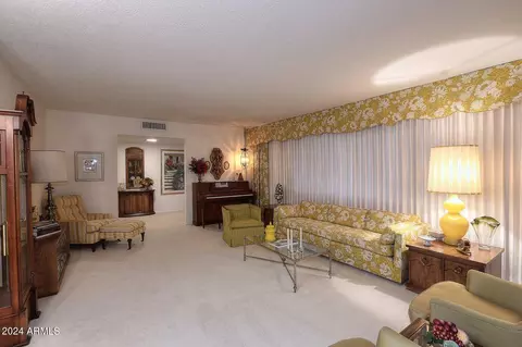 Living - 520 E Fairmont Dr, Tempe, AZ 85282 photo 2 of 11