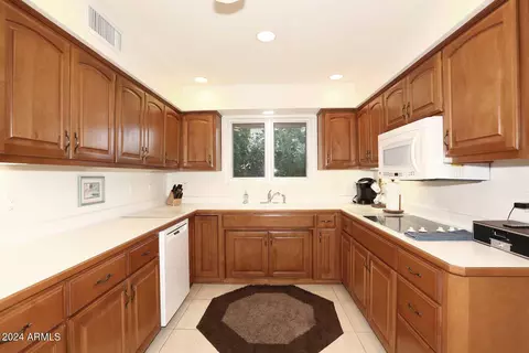 Kitchen - 520 E Fairmont Dr, Tempe, AZ 85282 photo 4 of 8