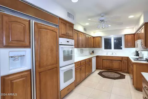 Kitchen - 520 E Fairmont Dr, Tempe, AZ 85282 photo 2 of 8