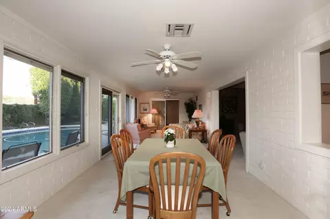 Dining - 520 E Fairmont Dr, Tempe, AZ 85282 photo 4 of 5