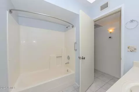 Bath - 2543 E Wagoner Rd, Phoenix, AZ 85032 photo 5 of 5