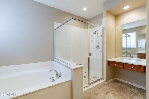 Bath - 2901 W Caravaggio Ln, Phoenix, AZ 85086 photo 5 of 5