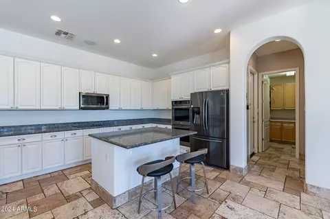 Kitchen - 2901 W Caravaggio Ln, Phoenix, AZ 85086 photo 3 of 6
