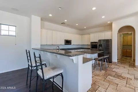 Kitchen - 2901 W Caravaggio Ln, Phoenix, AZ 85086 photo 5 of 6
