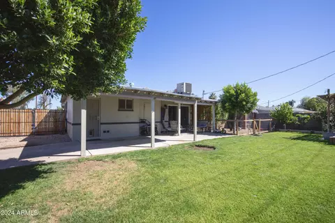 Exterior - 2041 W State Ave, Phoenix, AZ 85021 photo 7 of 10