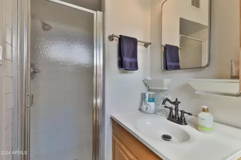 Bath - 2041 W State Ave, Phoenix, AZ 85021 photo 5 of 5