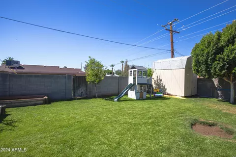 Exterior - 2041 W State Ave, Phoenix, AZ 85021 photo 8 of 10